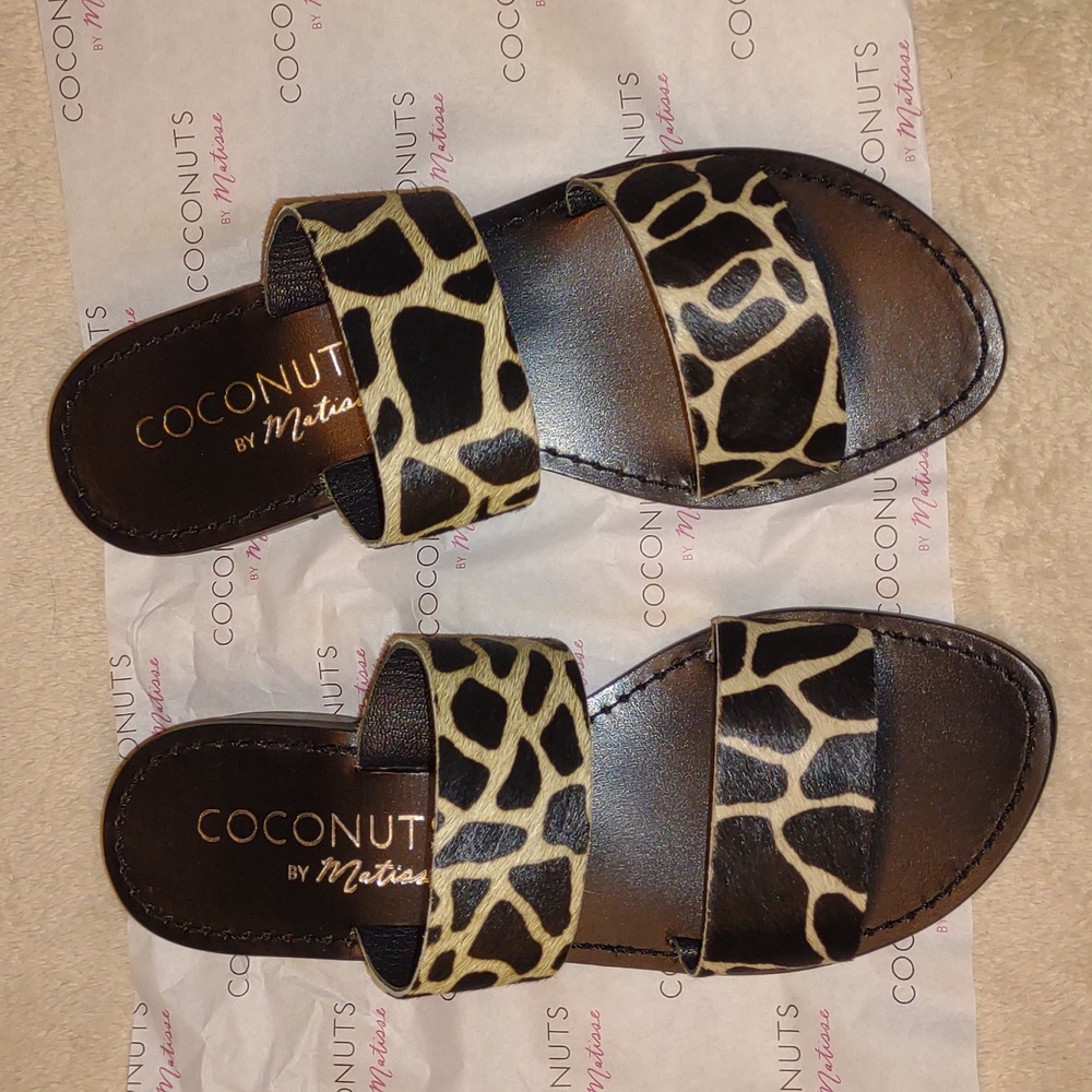 👣COCONUTS by MATISSE Limelight Giraffe Sandals footwear